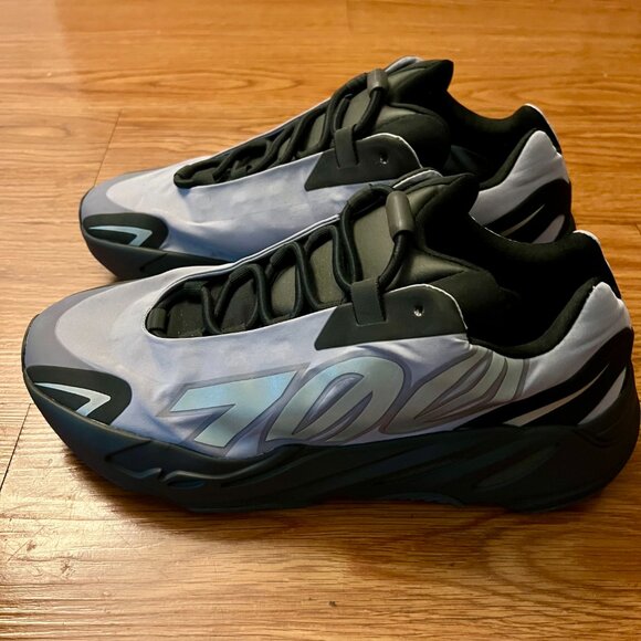 Yeezy Boost 700 MNVN “Geode” – Men’s Size 10 (US)  – Excellent Condition – Geode - Picture 2 of 9